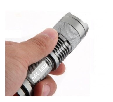 Torch LED 300 Lumens zaklamp mini silver 9,3 CM